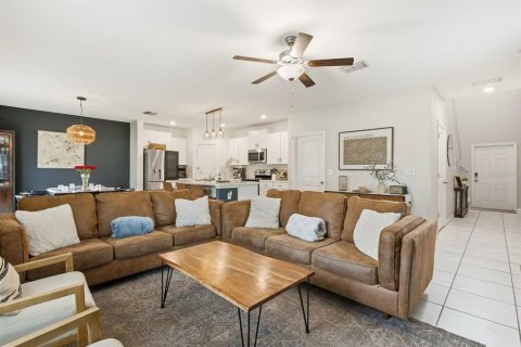Casa en venta en New Port Richey, Florida, 4 dormitorios, 173.73 m2 № 2383324 - foto 3
