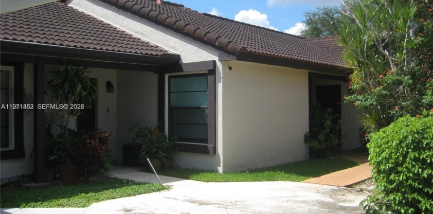 Touwnhouse à Miami, Floride 3 chambres, 99.41 m2 № 2078862