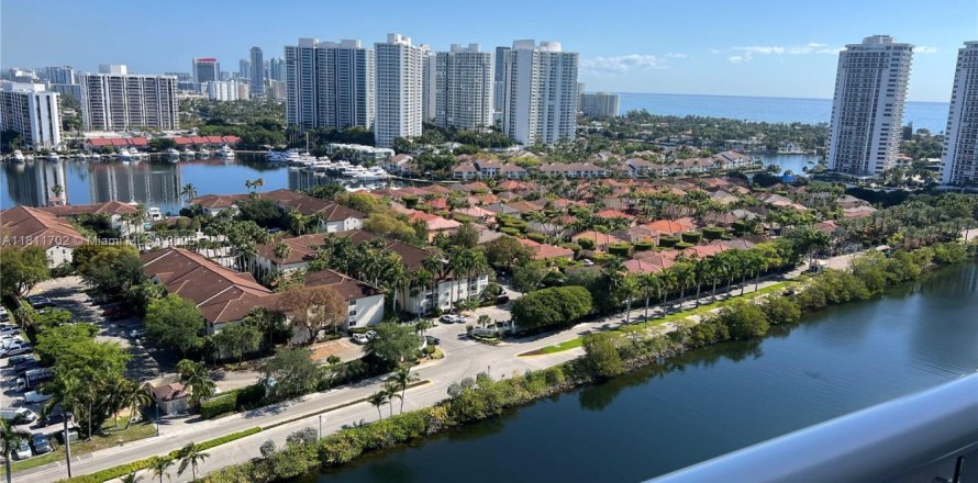 Condominio en Aventura, Florida, 2 dormitorios  № 2018355