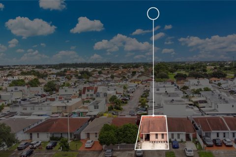 Casa en venta en Hialeah, Florida, 3 dormitorios, 120.03 m2 № 1993359 - foto 18