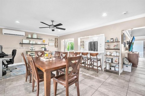 House in Tamarac, Florida 3 bedrooms, 191.66 sq.m. № 1816540 - photo 8