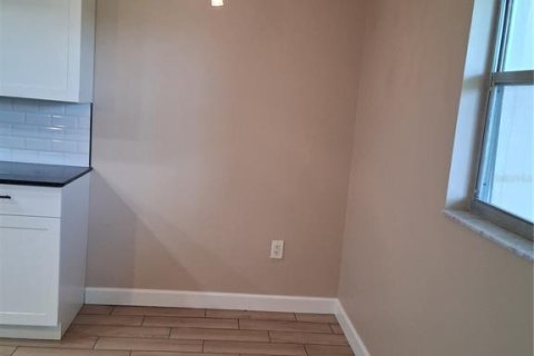 Copropriété à louer à Sarasota, Floride: 1 chambre, 66.61 m2 № 2379095 - photo 8