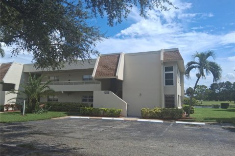 Copropriété à louer à Sarasota, Floride: 1 chambre, 66.61 m2 № 2379095 - photo 2