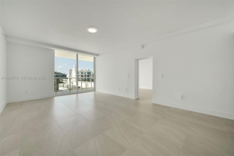 Condo in Bay Harbor Islands, Florida, 2 bedrooms  № 2088815 - photo 27