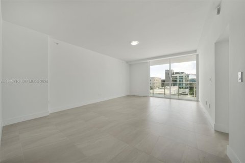 Condo in Bay Harbor Islands, Florida, 2 bedrooms  № 2088815 - photo 26