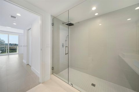 Condo in Bay Harbor Islands, Florida, 2 bedrooms  № 2088815 - photo 10