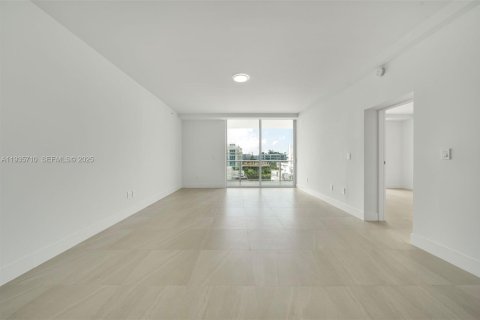 Condo in Bay Harbor Islands, Florida, 2 bedrooms  № 2088815 - photo 5