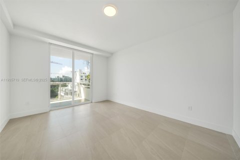 Condo in Bay Harbor Islands, Florida, 2 bedrooms  № 2088815 - photo 29