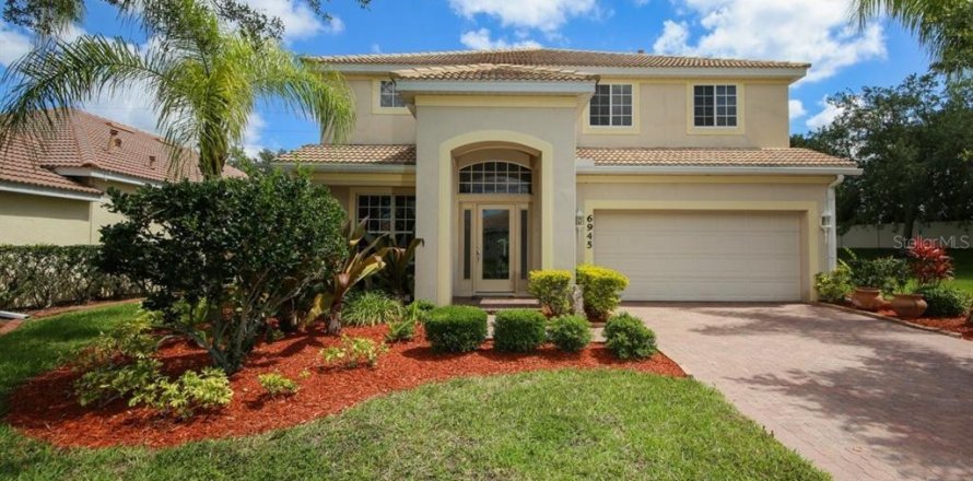 House in Bradenton, Florida 4 bedrooms, 272.2 sq.m. № 2237776
