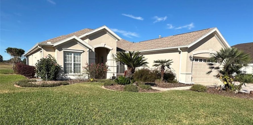 House in Summerfield, Florida 3 bedrooms, 199.65 sq.m. № 1909794