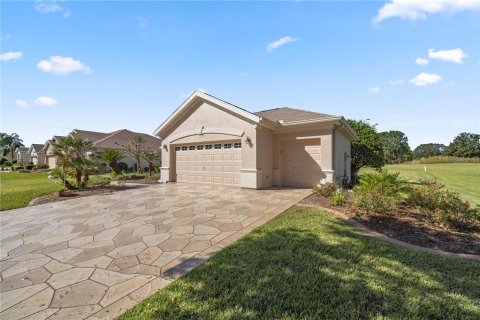House in Summerfield, Florida 3 bedrooms, 199.65 sq.m. № 1909794 - photo 4