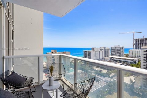 Copropriété à louer à Fort Lauderdale, Floride: 2 chambres, 109.25 m2 № 2036907 - photo 9
