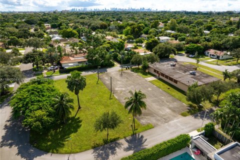 House in Miami Springs, Florida 501.67 sq.m. № 1932081 - photo 3