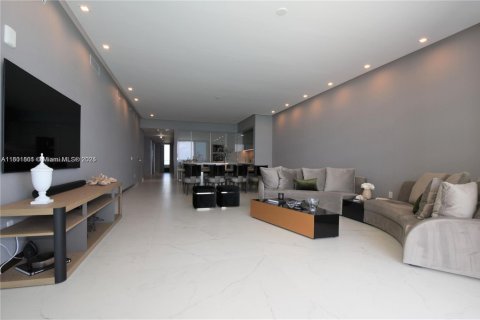 Снять в аренду кондоминиум в Санни-Айлс-Бич, Флорида 3 спальни, 210.98м2, № 1963352 - фото 24