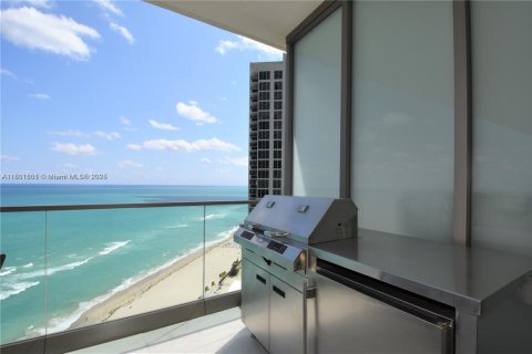 Снять в аренду кондоминиум в Санни-Айлс-Бич, Флорида 3 спальни, 210.98м2, № 1963352 - фото 3