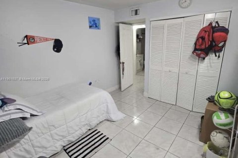 Condominio en alquiler en Miami, Florida, 2 dormitorios, 83.24 m2 № 1953509 - foto 18