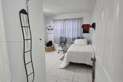 Condominio en alquiler en Miami, Florida, 2 dormitorios, 83.24 m2 № 1953509 - foto 20