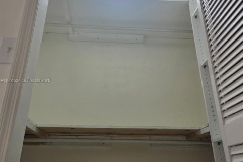 Condominio en alquiler en Miami, Florida, 2 dormitorios, 83.24 m2 № 1953509 - foto 14