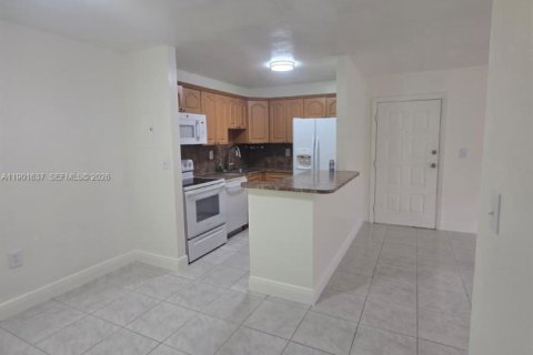 Снять в аренду кондоминиум в Майами, Флорида 2 спальни, 83.24м2, № 1953509 - фото 10