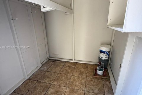 Townhouse in Hollywood, Florida 4 bedrooms, 175.49 sq.m. № 2041163 - photo 21