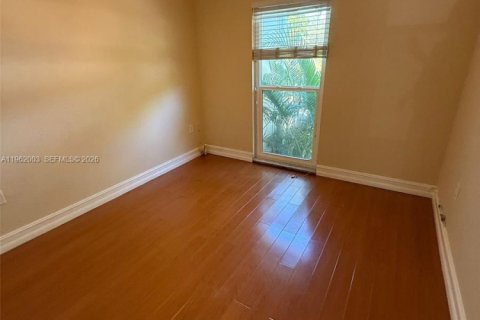 Townhouse in Hollywood, Florida 4 bedrooms, 175.49 sq.m. № 2041163 - photo 13