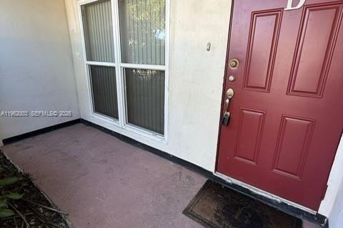 Townhouse in Hollywood, Florida 4 bedrooms, 175.49 sq.m. № 2041163 - photo 2