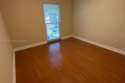 Townhouse in Hollywood, Florida 4 bedrooms, 175.49 sq.m. № 2041163 - photo 12