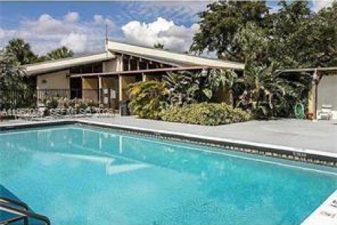 Townhouse in Hollywood, Florida 4 bedrooms, 175.49 sq.m. № 2041163 - photo 23