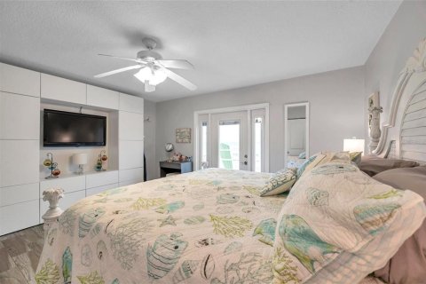 Townhouse in Saint Petersburg, Florida 2 bedrooms, 94.95 sq.m. № 1722446 - photo 10