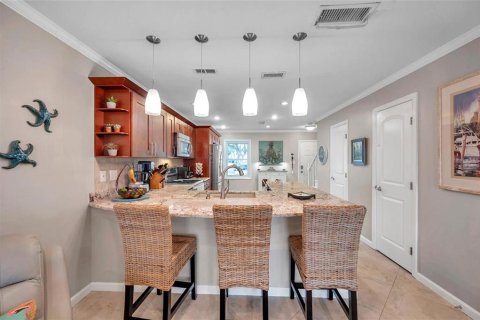 Townhouse in Saint Petersburg, Florida 2 bedrooms, 94.95 sq.m. № 1722446 - photo 5