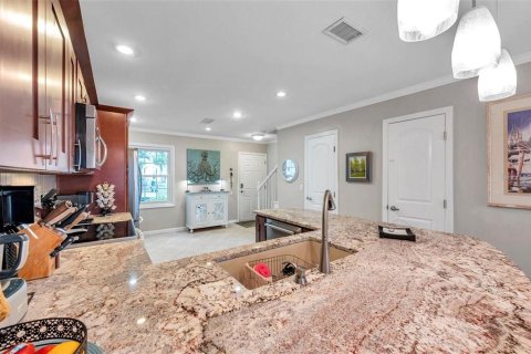 Townhouse in Saint Petersburg, Florida 2 bedrooms, 94.95 sq.m. № 1722446 - photo 4