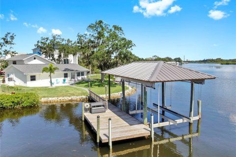 Casa en venta en Tarpon Springs, Florida, 3 dormitorios, 201.04 m2 № 1833382 - foto 3