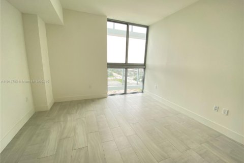 Condo in Sunrise, Florida, 2 bedrooms  № 2054182 - photo 8