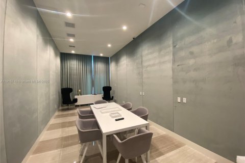 Condo in Sunrise, Florida, 2 bedrooms  № 2054182 - photo 19