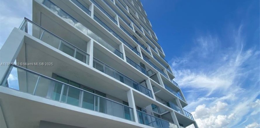 Condo in Sunrise, Florida, 2 bedrooms  № 2054182
