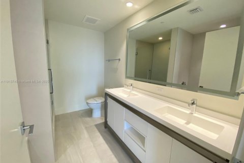 Condo in Sunrise, Florida, 2 bedrooms  № 2054182 - photo 11