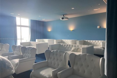 Condo in Sunrise, Florida, 2 bedrooms  № 2054182 - photo 21