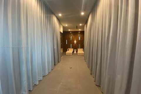 Condo in Sunrise, Florida, 2 bedrooms  № 2054182 - photo 27