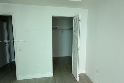 Condo in Miami, Florida, 2 bedrooms  № 2052878 - photo 14