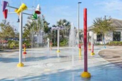 Casa en venta en Kissimmee, Florida, 5 dormitorios, 305.83 m2 № 1909241 - foto 23