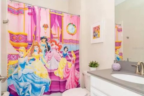 Casa en venta en Kissimmee, Florida, 5 dormitorios, 305.83 m2 № 1909241 - foto 17