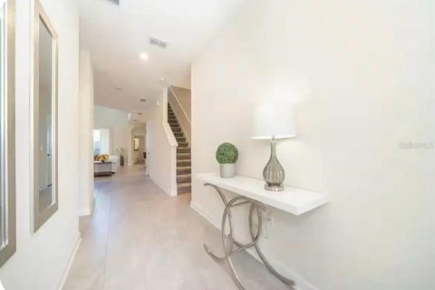 Casa en venta en Kissimmee, Florida, 5 dormitorios, 305.83 m2 № 1909241 - foto 2