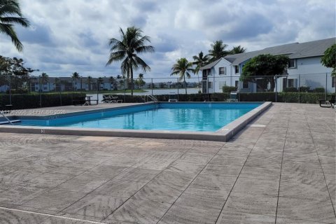 Copropriété à louer à Homestead, Floride: 2 chambres, 90.12 m2 № 2023877 - photo 2