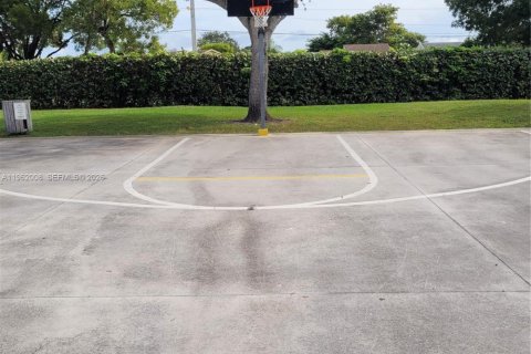 Copropriété à louer à Homestead, Floride: 2 chambres, 90.12 m2 № 2023877 - photo 5