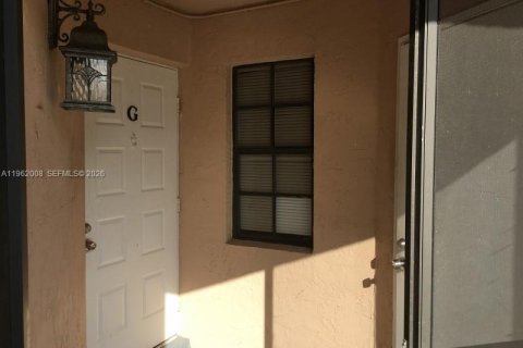 Copropriété à louer à Homestead, Floride: 2 chambres, 90.12 m2 № 2023877 - photo 23