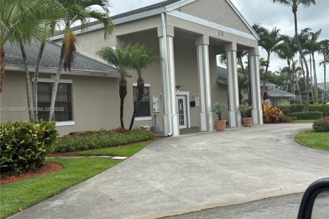 Copropriété à louer à Homestead, Floride: 2 chambres, 90.12 m2 № 2023877 - photo 11