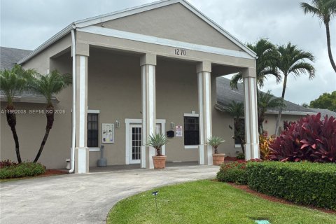 Copropriété à louer à Homestead, Floride: 2 chambres, 90.12 m2 № 2023877 - photo 12