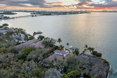 House in Sarasota, Florida 4 bedrooms, 506.32 sq.m. № 2155803 - photo 5