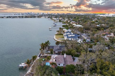 House in Sarasota, Florida 4 bedrooms, 506.32 sq.m. № 2155803 - photo 6