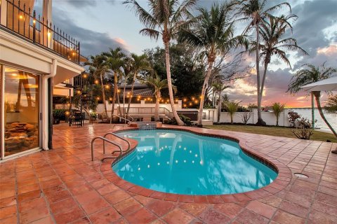 House in Sarasota, Florida 4 bedrooms, 506.32 sq.m. № 2155803 - photo 10
